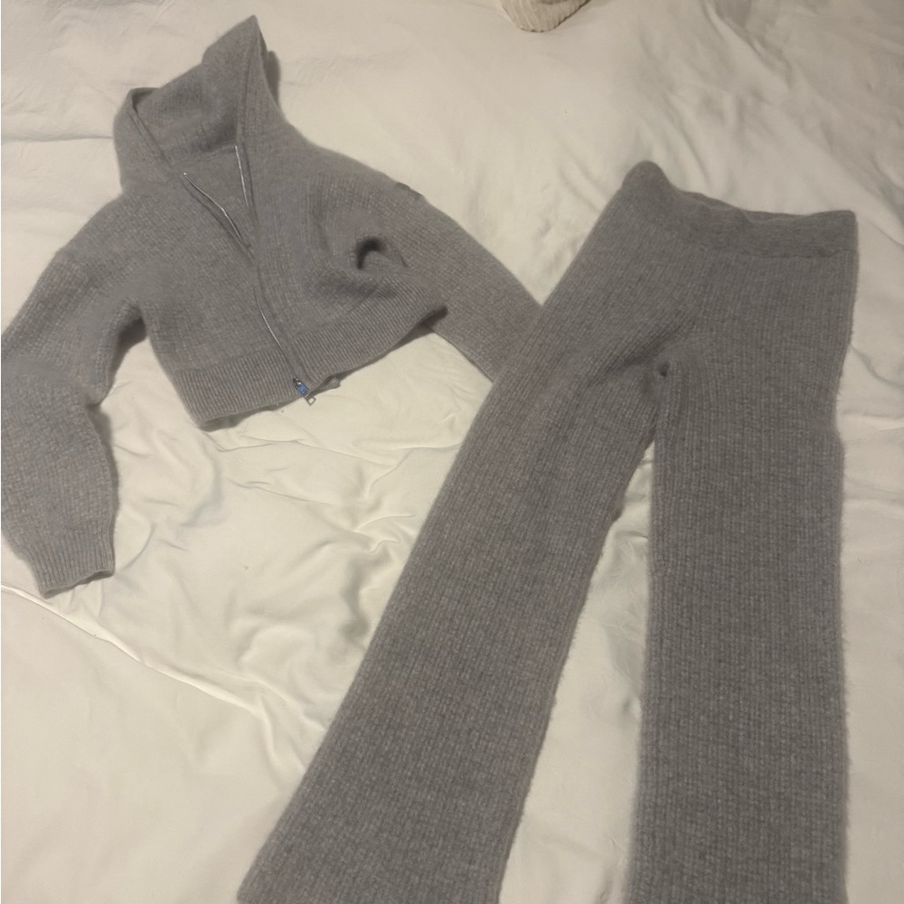 3piece ALO Yoga Gray Knit Zip Hoodie & Flare Pants Set